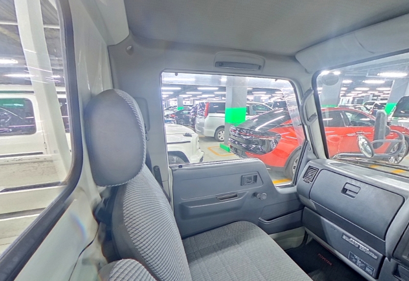  31843  TOYOTA HIACE TRUCK  1996  
