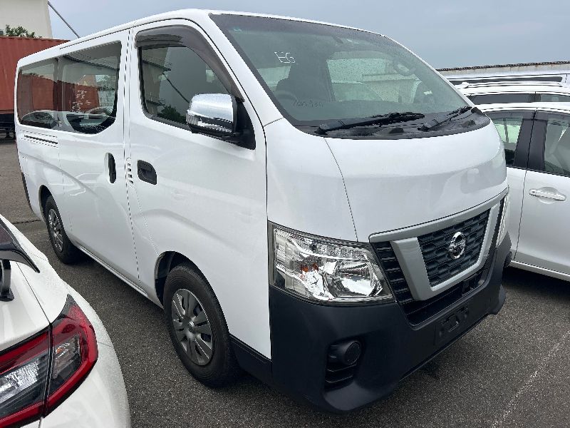  31854  NISSAN CARAVAN  2018 