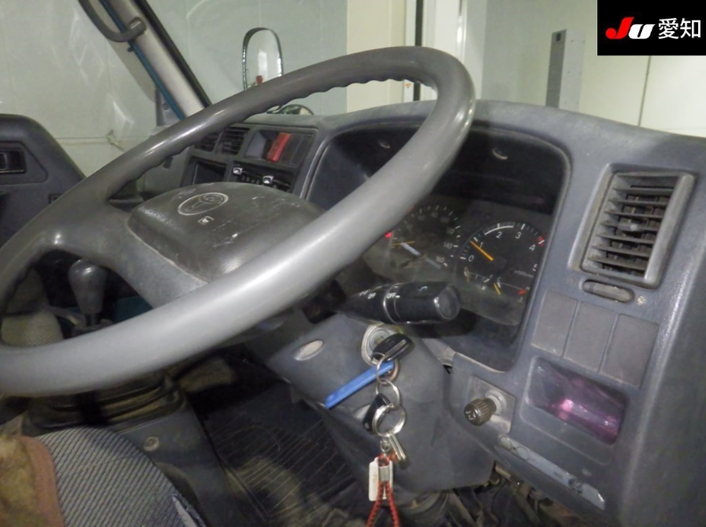  31897  TOYOTA DYNA  1995  