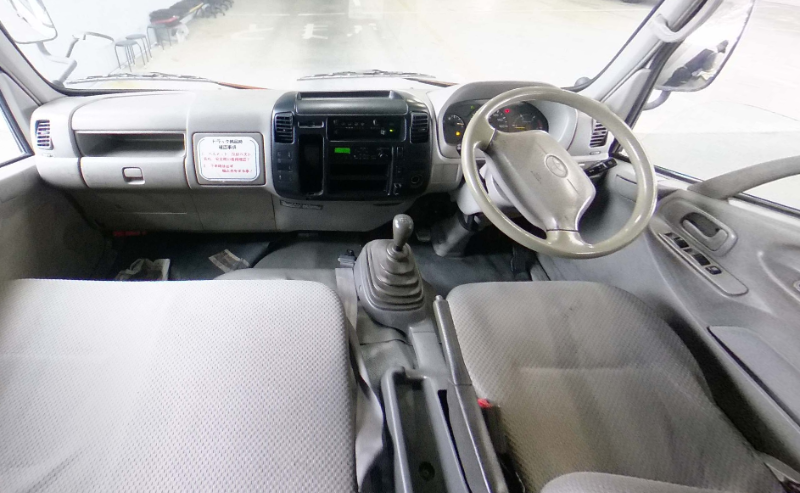  31899  TOYOTA DYNA  2004  