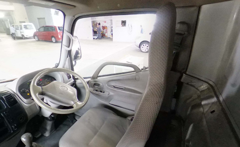  31899  TOYOTA DYNA  2004  