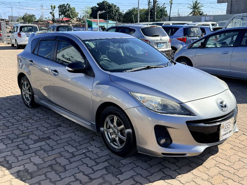 31907  MAZDA AXELA SPORT  2013 