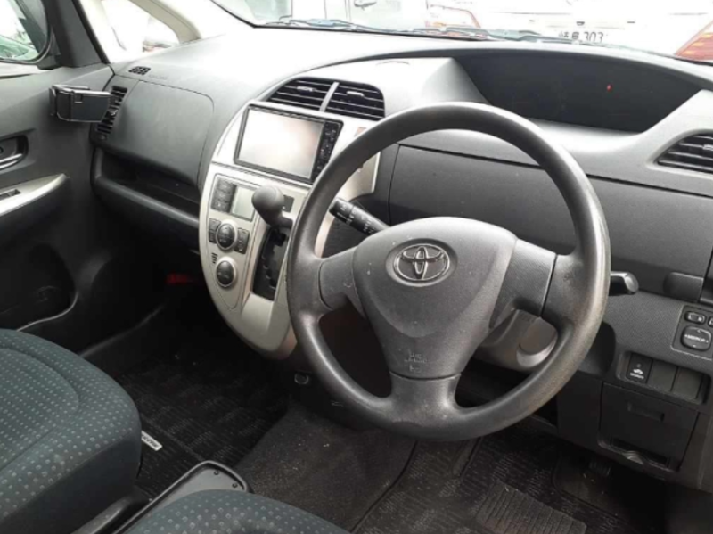  31930  TOYOTA RACTIS  2010  
