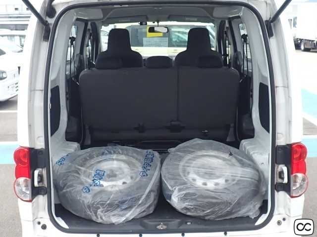  31940  NISSAN VANETTE  2017  