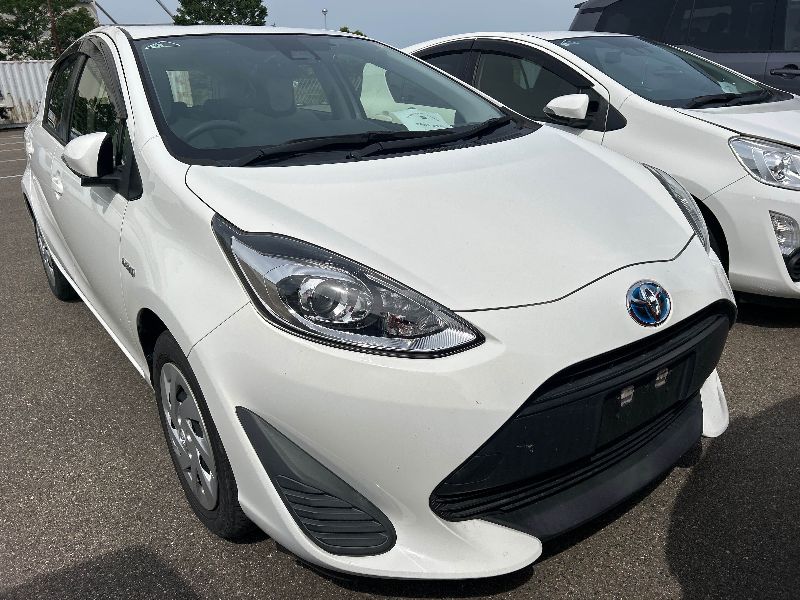  31944  TOYOTA AQUA  2018 