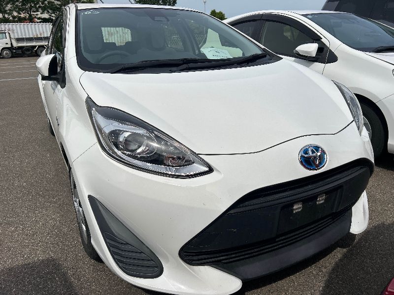  31944  TOYOTA AQUA  2018  