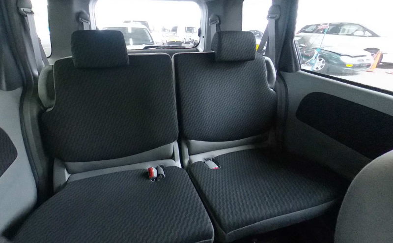  31947  TOYOTA SIENTA  2009  