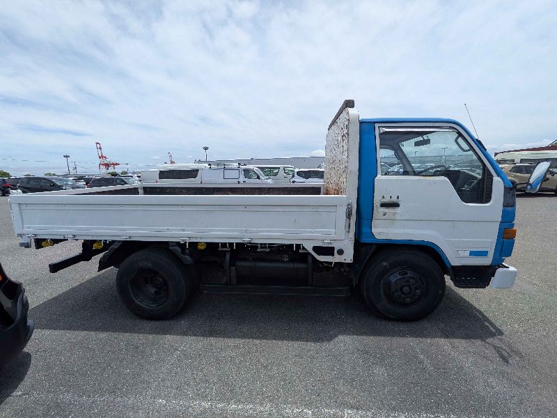  31948  TOYOTA DYNA  1995  