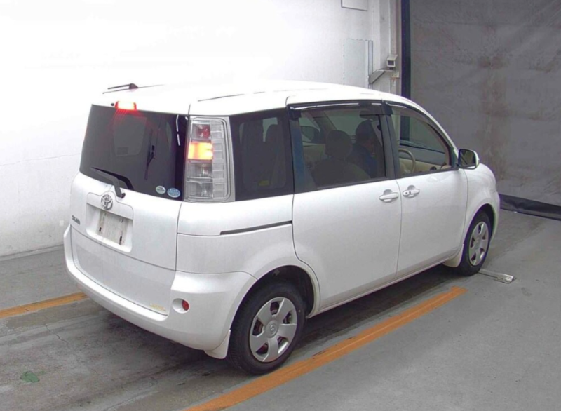 31960  TOYOTA SIENTA  2010  