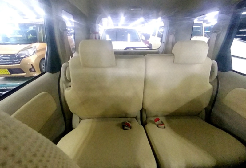  31960  TOYOTA SIENTA  2010  