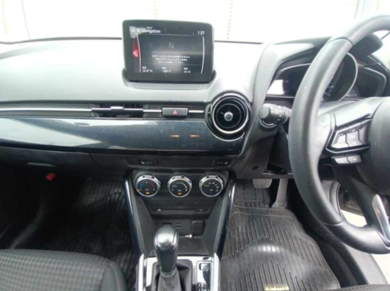  31985  MAZDA DEMIO  2017  