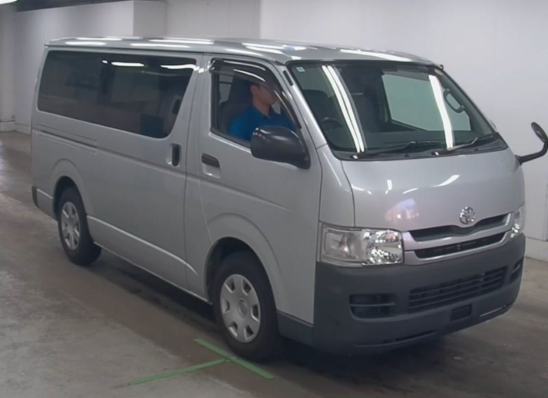  29897 NISSAN CARAVAN  2004  