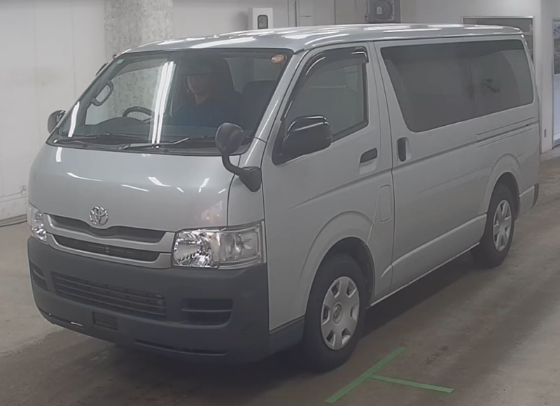  31992  TOYOTA HIACE  2010  