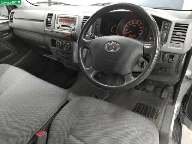  31992  TOYOTA HIACE  2010  