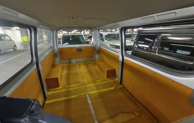  31992  TOYOTA HIACE  2010  