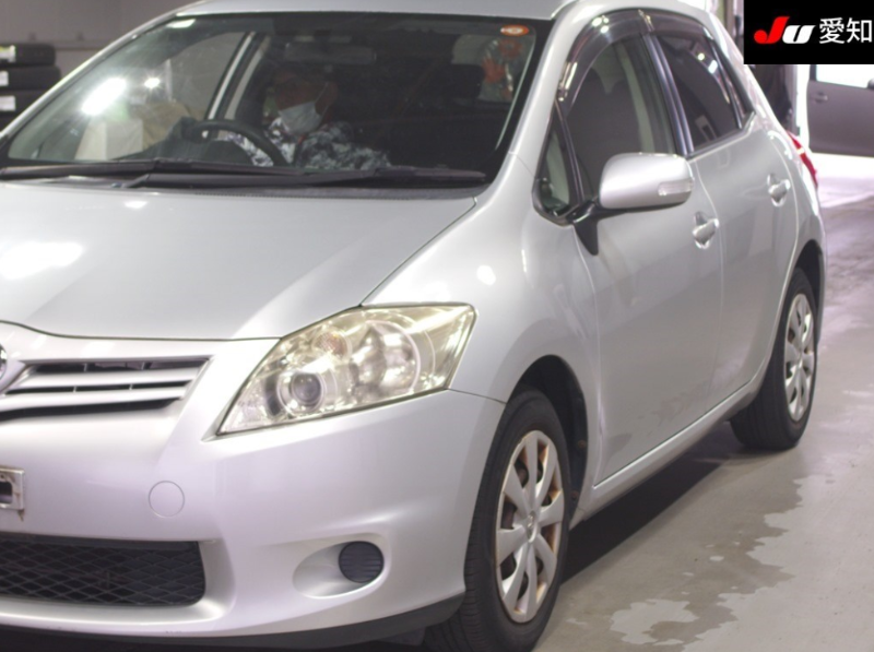  32004  TOYOTA AURIS  2011  
