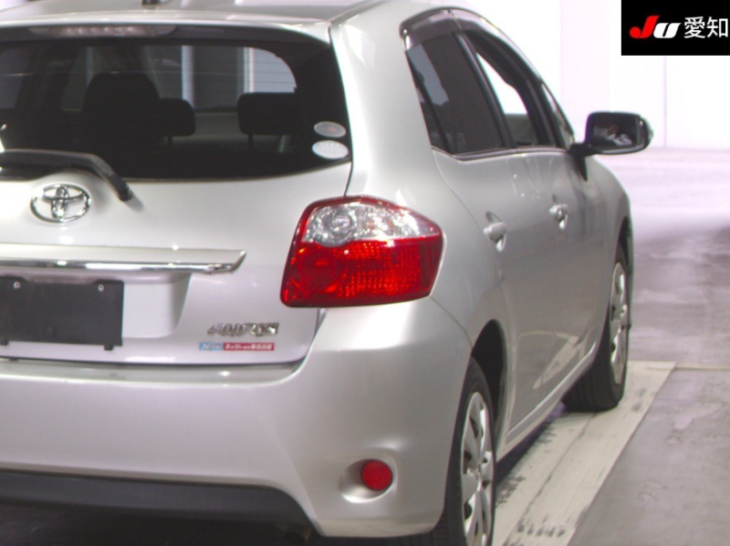  32004  TOYOTA AURIS  2011  