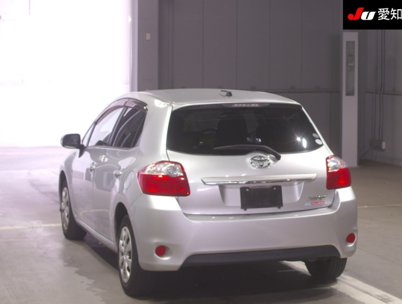  32004  TOYOTA AURIS  2011  