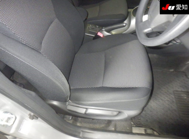  32004  TOYOTA AURIS  2011  