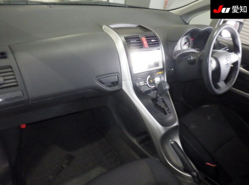  32004  TOYOTA AURIS  2011  