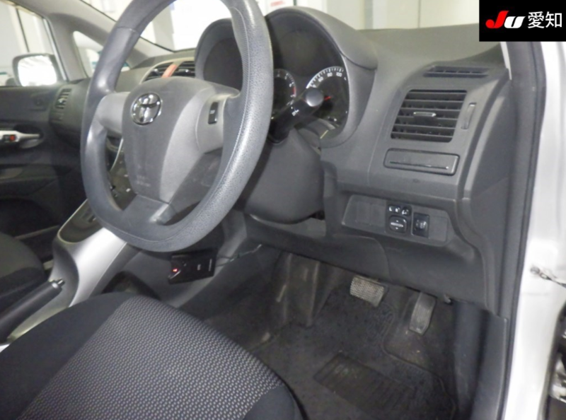 32004  TOYOTA AURIS  2011  