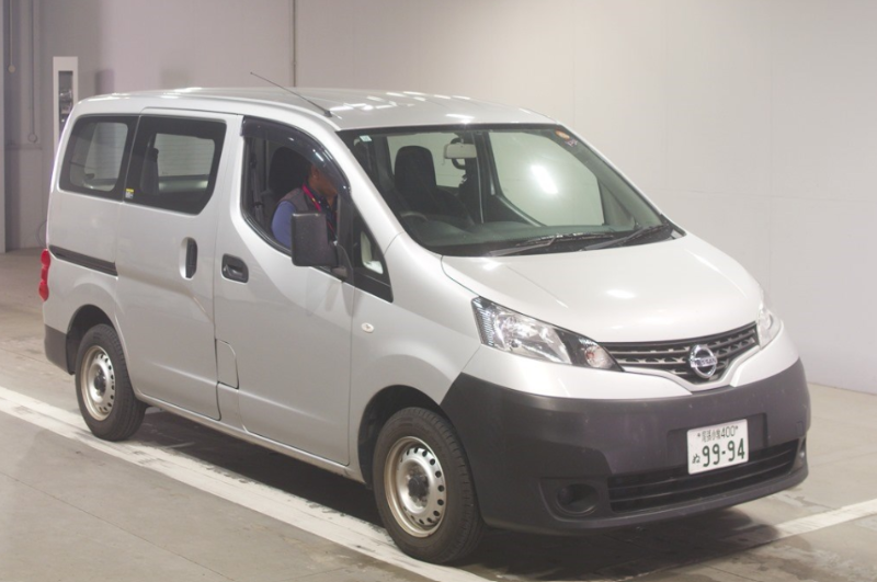  29897 NISSAN CARAVAN  2004  