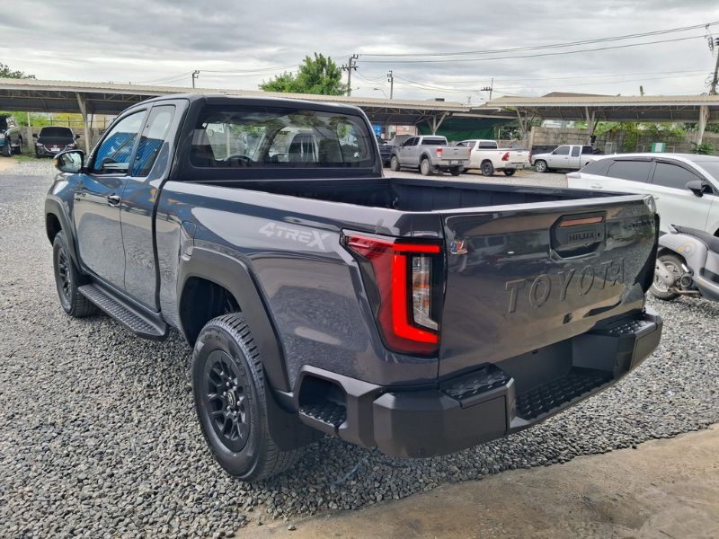  32015  TOYOTA HILUX TRAVO SMART CAB  2026  