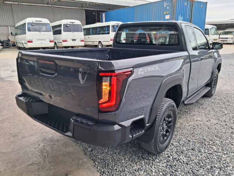  32015  TOYOTA HILUX TRAVO SMART CAB  2026  
