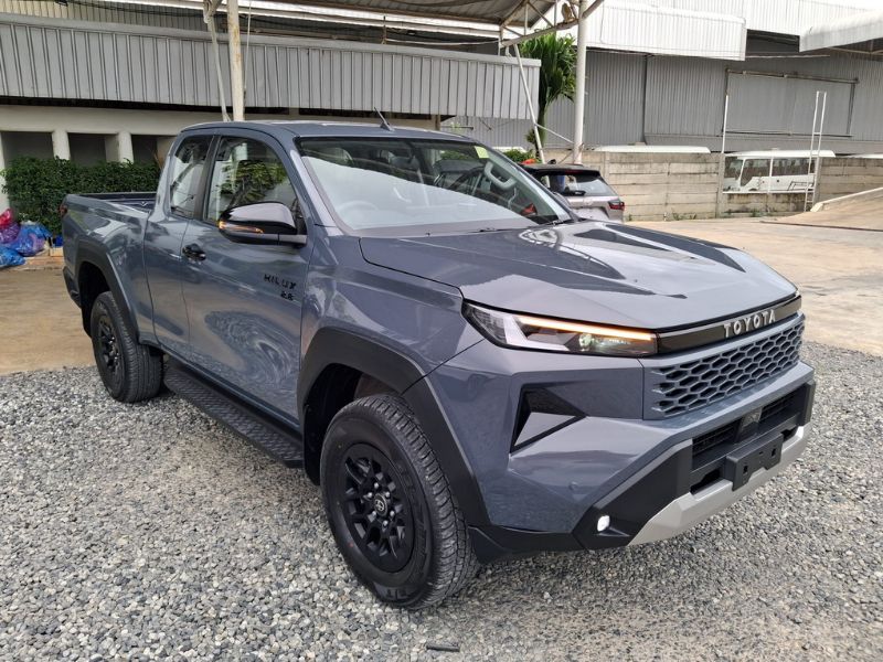  32015  TOYOTA HILUX TRAVO SMART CAB  2026  