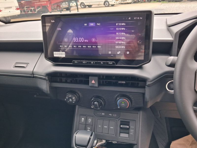  32015  TOYOTA HILUX TRAVO SMART CAB  2026  