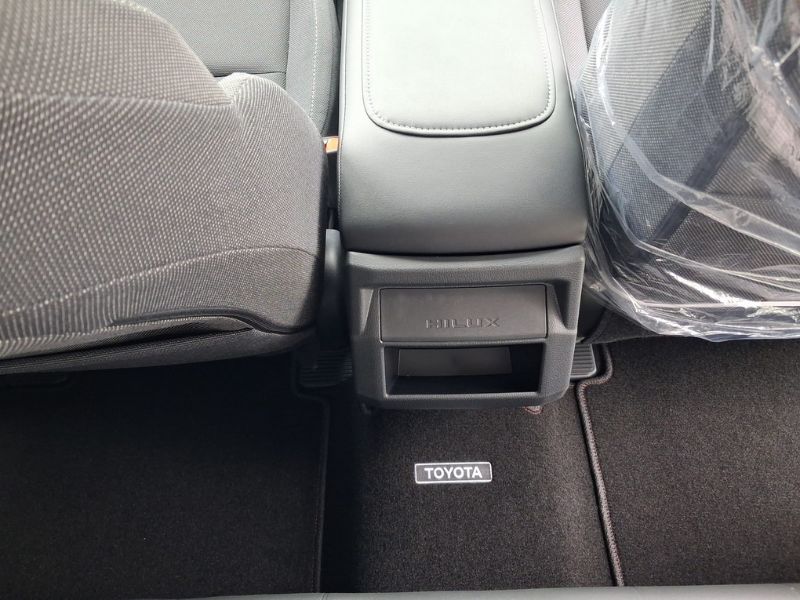  32015  TOYOTA HILUX TRAVO SMART CAB  2026  