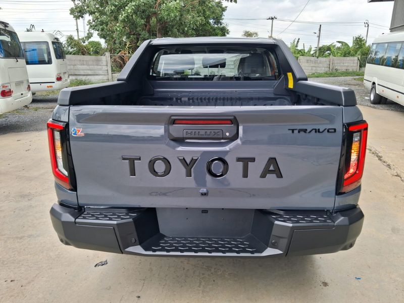  32016  TOYOTA HILUX TRAVO DOUBLE CAB  2026  