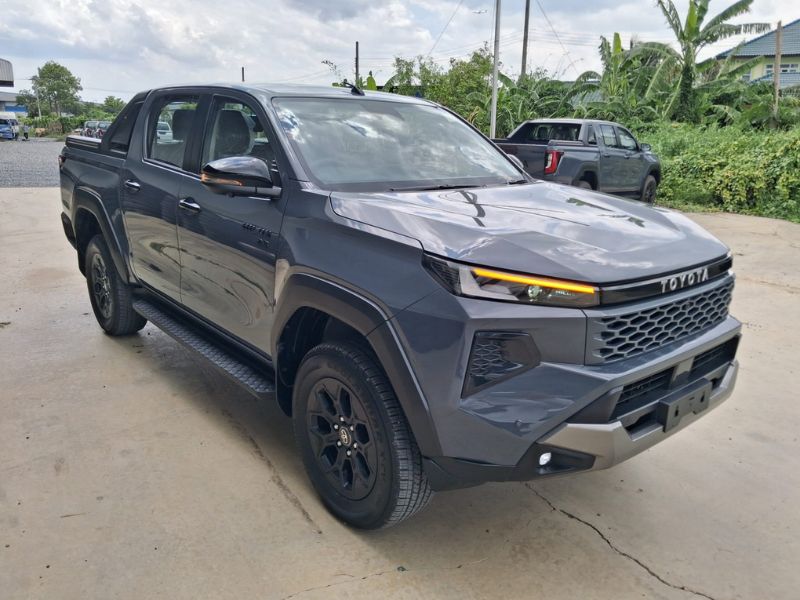  32016  TOYOTA HILUX TRAVO DOUBLE CAB  2026  