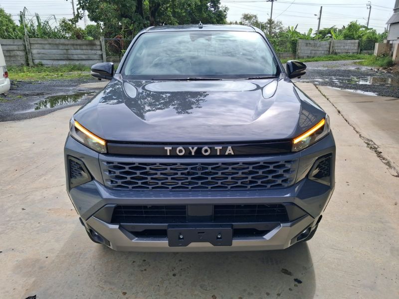  32017  TOYOTA HILUX TRAVO DOUBLE CAB  2026  
