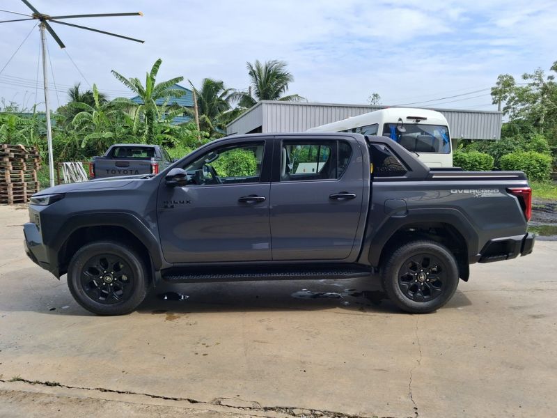  32017  TOYOTA HILUX TRAVO DOUBLE CAB  2026  