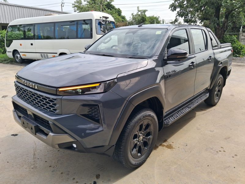  32017  TOYOTA HILUX TRAVO DOUBLE CAB  2026 