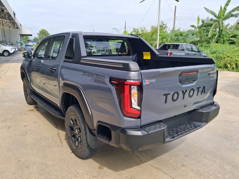  32017  TOYOTA HILUX TRAVO DOUBLE CAB  2026  