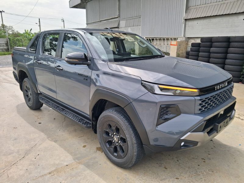  32017  TOYOTA HILUX TRAVO DOUBLE CAB  2026  