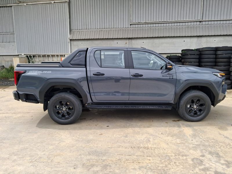  32017  TOYOTA HILUX TRAVO DOUBLE CAB  2026  