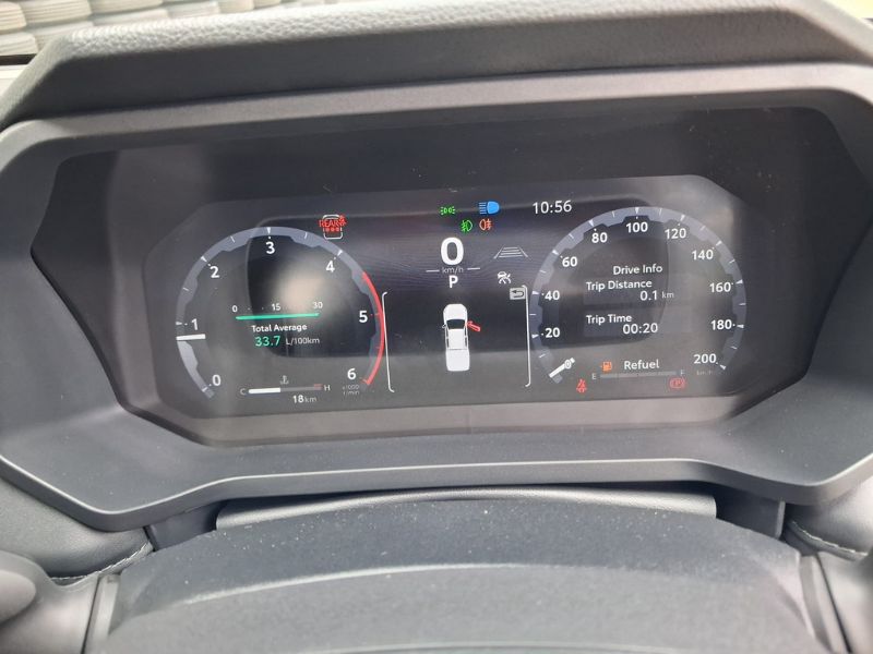  32017  TOYOTA HILUX TRAVO DOUBLE CAB  2026  