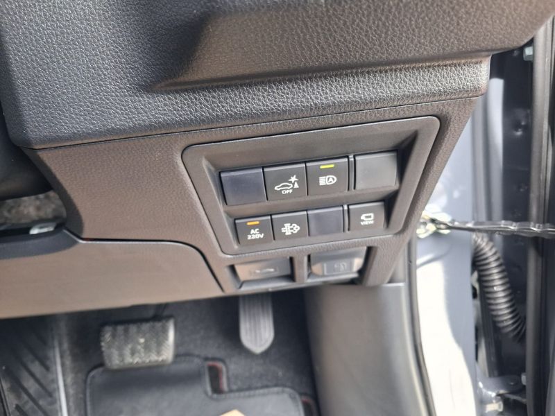  32017  TOYOTA HILUX TRAVO DOUBLE CAB  2026  