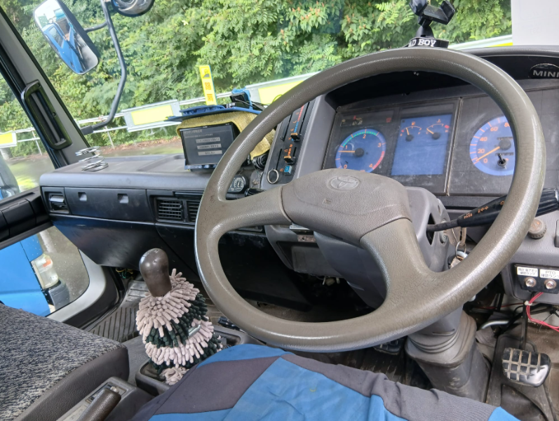  32025  TOYOTA DYNA  1998  