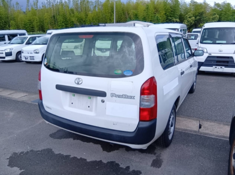  32028  TOYOTA PROBOX VAN  2017  