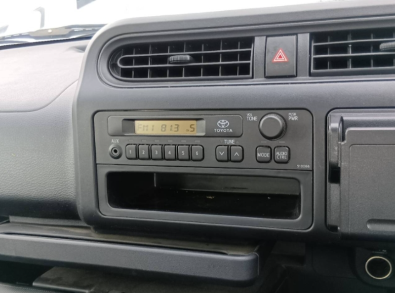  32028  TOYOTA PROBOX VAN  2017  