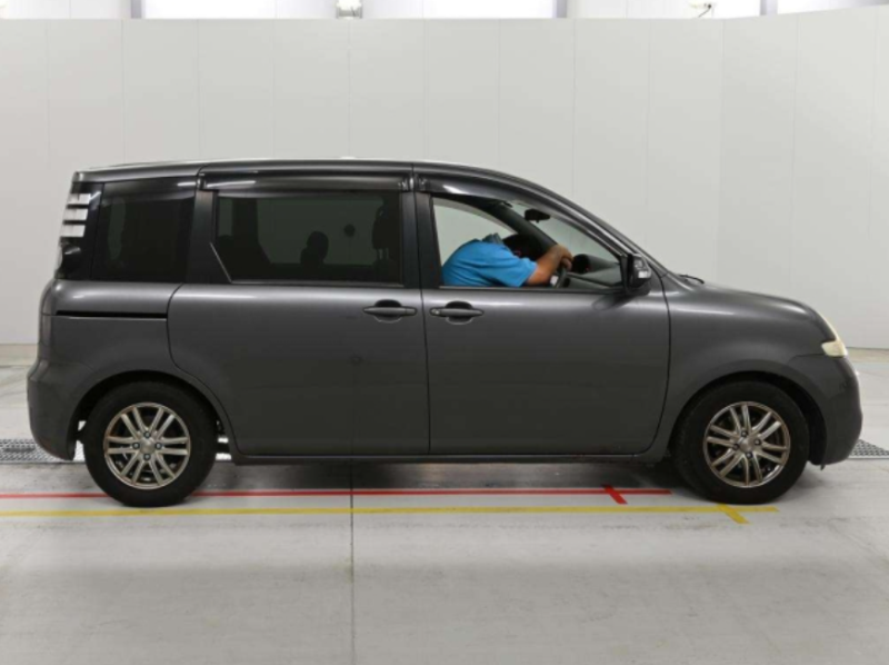  32041  TOYOTA SIENTA  2009  