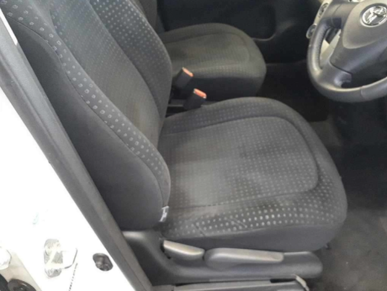  32046  TOYOTA RACTIS  2009  