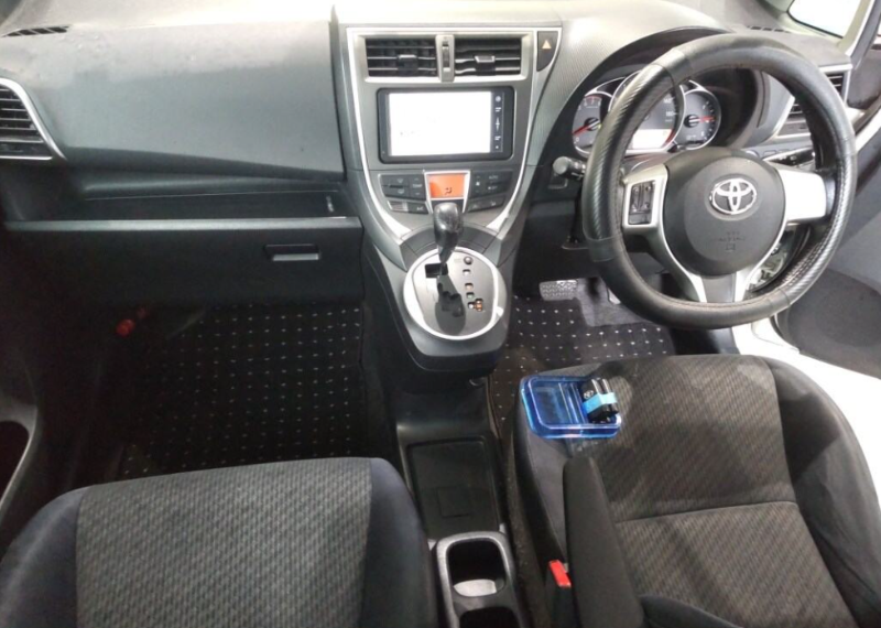  32047  TOYOTA RACTIS  2011  