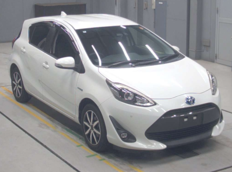 32048  TOYOTA AQUA  2018  