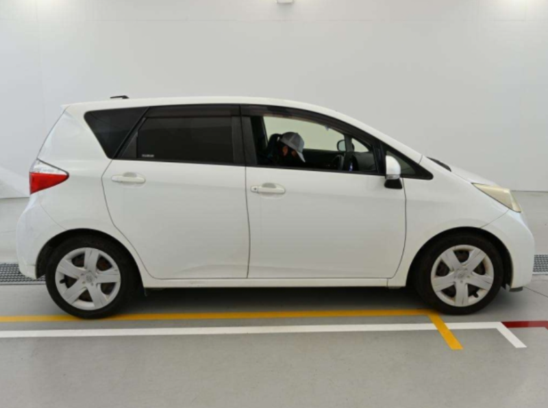  32049  TOYOTA RACTIS  2013  