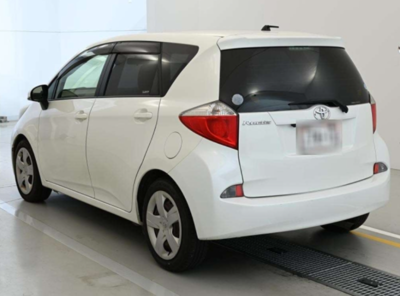  32049  TOYOTA RACTIS  2013  